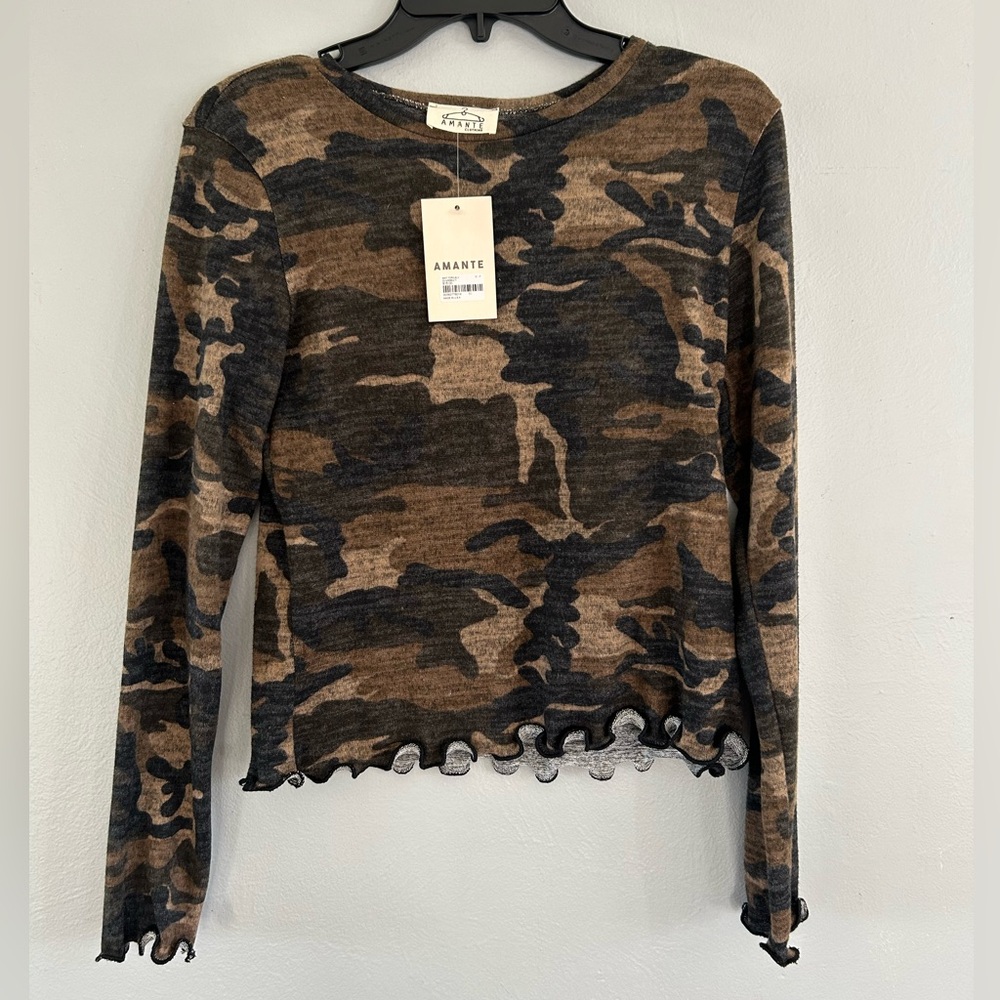 Forever 21 Brown & Black Camo Long Sleeve Crop Top